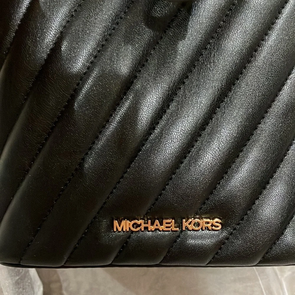 Michael Kors Small Suri 35T0GU2C0U Quilted Crossbody Bag in Black - Picture 4 of 13